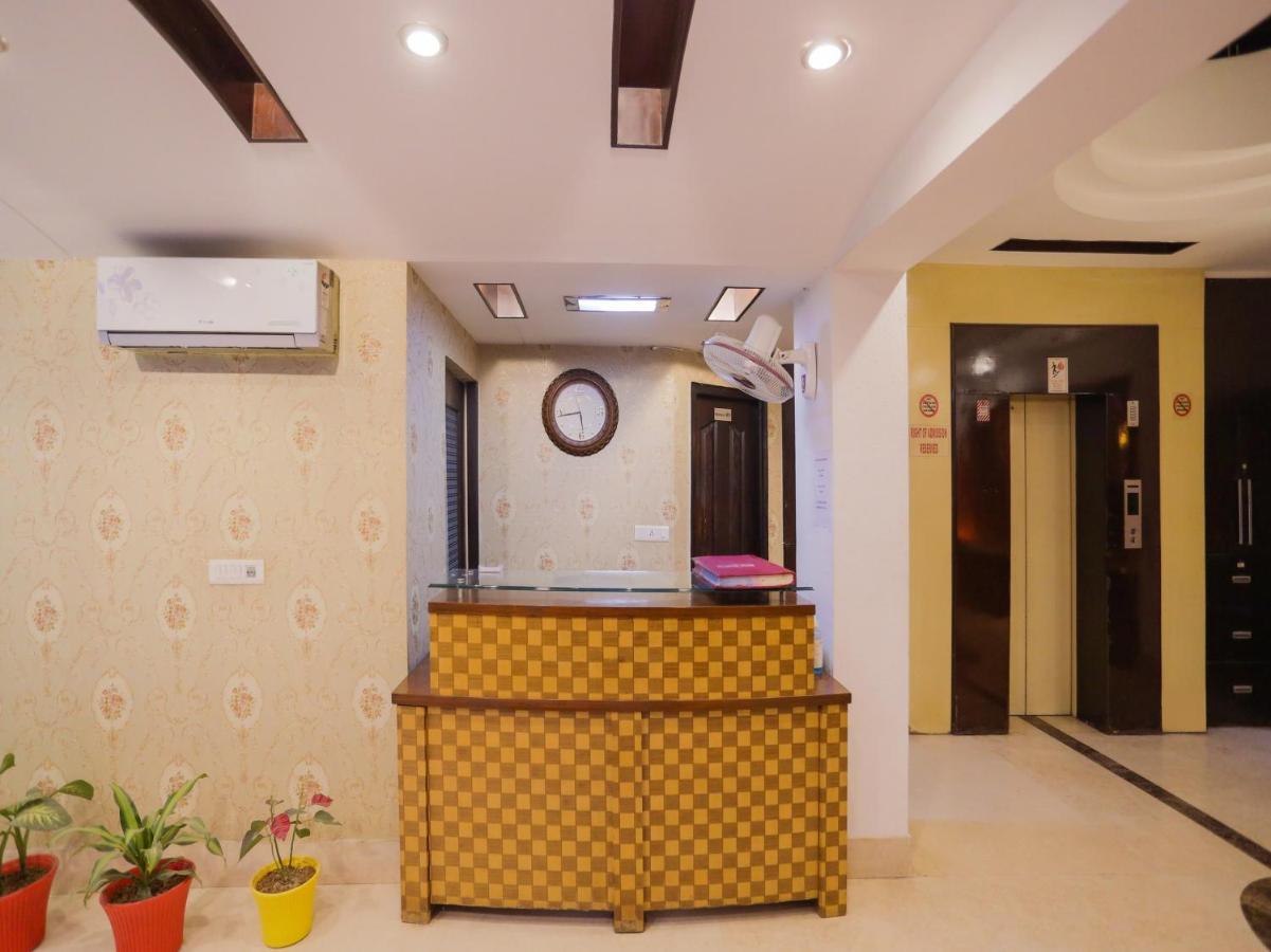 גורגאון Oyo Townhouse 823 Green Leaf מראה חיצוני תמונה