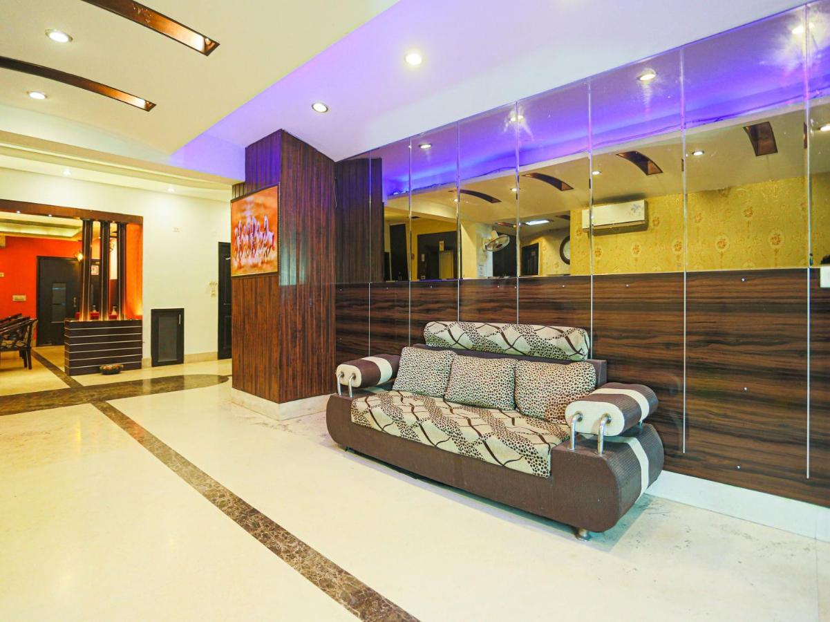 גורגאון Oyo Townhouse 823 Green Leaf מראה חיצוני תמונה