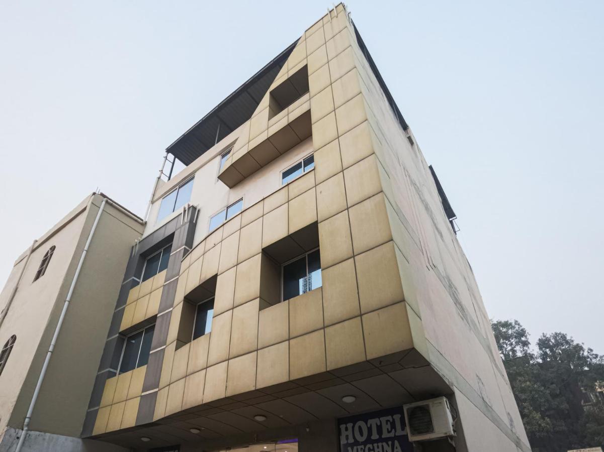 גורגאון Oyo Townhouse 823 Green Leaf מראה חיצוני תמונה