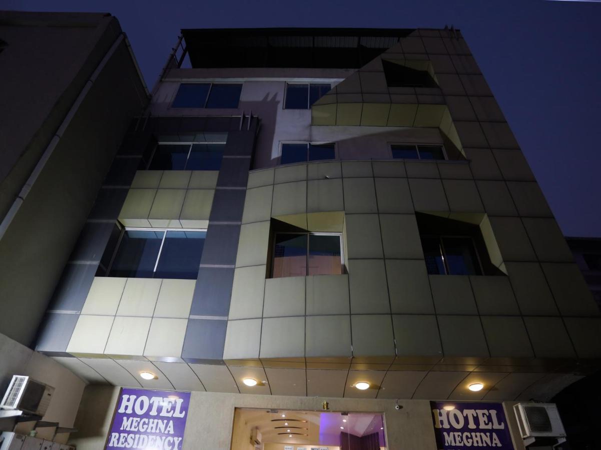 גורגאון Oyo Townhouse 823 Green Leaf מראה חיצוני תמונה