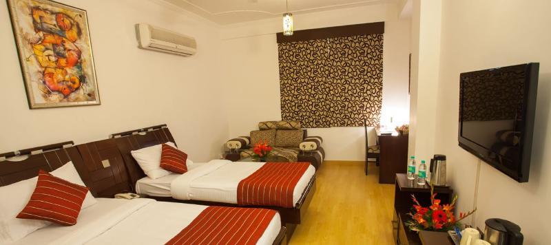 גורגאון Oyo Townhouse 823 Green Leaf מראה חיצוני תמונה